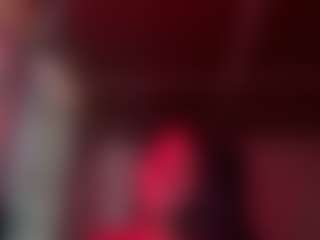 Live cam show with Iluvsaffire Bleu - Ebony Shaved Pussy on StripNow
