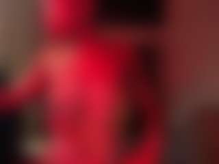 Live cam show with Iluvsaffire Bleu - Double Penetration on Camsoda