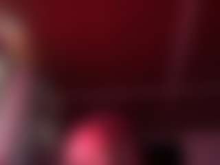 Pokaz na żywo z Iluvsaffire Bleu - Ebony Shaved Pussy na Camsoda