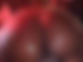 Live cam show with Iluvsaffire Bleu - Living Room on mypornchat.com