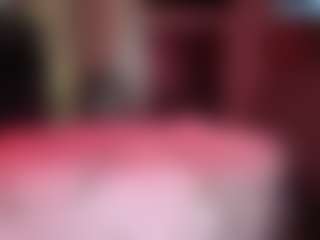 Live cam show with Iluvsaffire Bleu - Ebony Shaved Pussy on Milfs Live