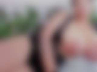 Live cam show with amanda-foxx - Big Nipples on Camsoda