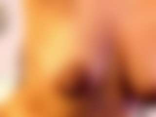 miadanielss's Live Sex Cam Show