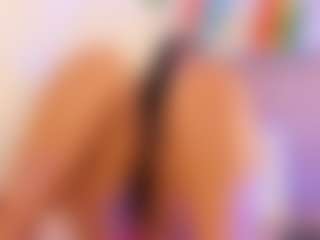 miadanielss's Live Sex Cam Show