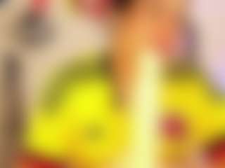 miadanielss MILF webcam performer live streaming
