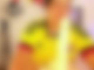 Live cam show with miadanielss - Oil on Sex Cam Show