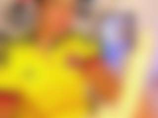 miadanielss MILF webcam performer live streaming