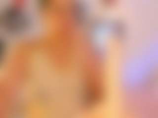 Live cam show with miadanielss - Cute on CamwithHer