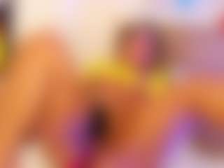 Live cam show with miadanielss - Control on Camiplay Live