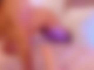 miadanielss's Live Sex Cam Show