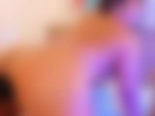 Live cam show with miadanielss - Brown Hair on livesuperchat.net