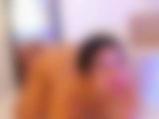 miadanielss's Live Sex Cam Show