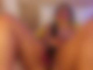 miadanielss's Live Sex Cam Show