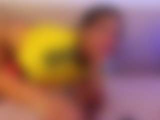miadanielss's Live Sex Cam Show