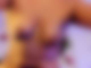 miadanielss's Live Sex Cam Show