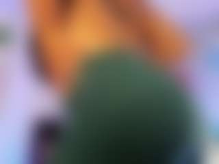 miadanielss's Live Sex Cam Show