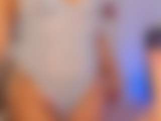 miadanielss's Live Sex Cam Show