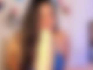 miadanielss MILF webcam performer live streaming