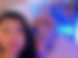 Live cam show with miadanielss - Bikini on Gym Cam Girls