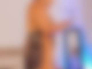 miadanielss's Live Sex Cam Show