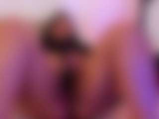 miadanielss's Live Sex Cam Show