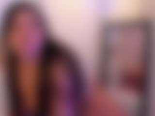 miadanielss MILF webcam performer live streaming