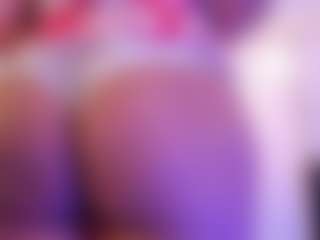 miadanielss's Live Sex Cam Show