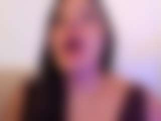 Live cam show with miadanielss - Fingering MILF on Camming Site