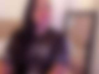Live cam show with miadanielss - Spank MILF on xfollow cams