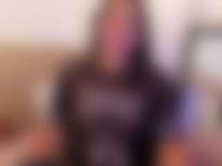 Live cam show with miadanielss - Amateur on chickslive.net