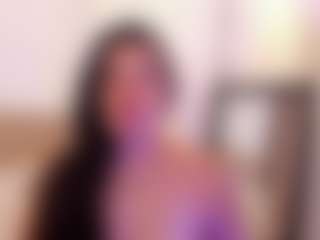 Live cam show with miadanielss - Amateur on PervPlay.com