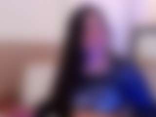 Live cam show with miadanielss - Middle Aged on Camming Site