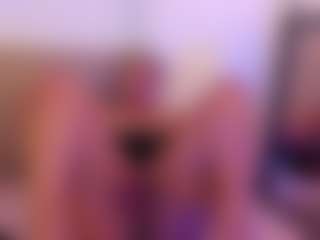 miadanielss's Live Sex Cam Show