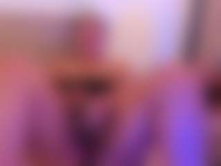 miadanielss's Live Sex Cam Show