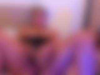 miadanielss's Live Sex Cam Show