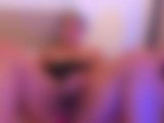 miadanielss's Live Sex Cam Show