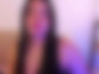 Live cam show with miadanielss - Oil on Stripli.com