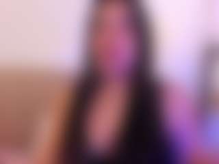 miadanielss MILF webcam performer live streaming