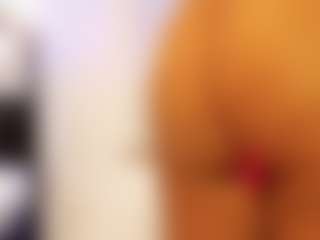 miadanielss's Live Sex Cam Show