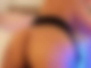 miadanielss's Live Sex Cam Show