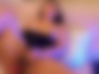 miadanielss's Live Sex Cam Show