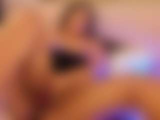 miadanielss's Live Sex Cam Show