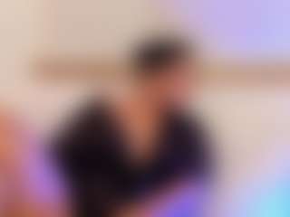 miadanielss's Live Sex Cam Show