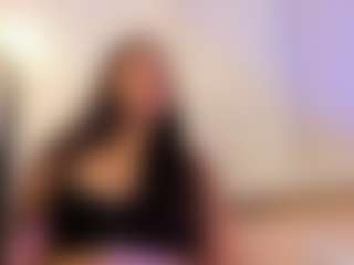 Live cam show with miadanielss - Natural on Camsoda