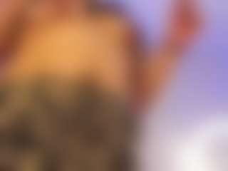miadanielss MILF webcam performer live streaming