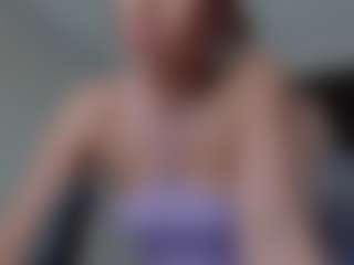 Live cam show with Tamy Bennett - Bedroom on Strip Flash - Live Sex Shows