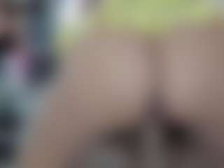 Live cam show with Tamy Bennett - Bikini on CSO-WL