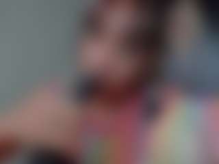 Live cam show with Tamy Bennett - Blowjob on AdultVida.com