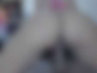 Live cam show with Tamy Bennett - Sucking on nudelive.tv