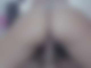 Live cam show with Tamy Bennett - Double Penetration on Milfs Live